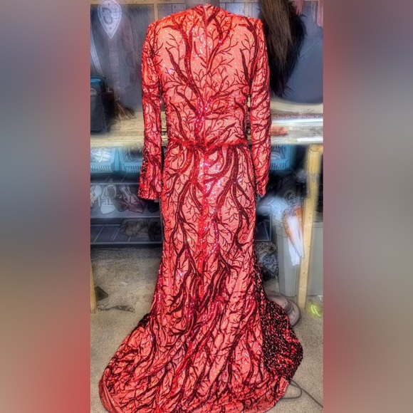 Red sequin gown - Picture 1 of 2